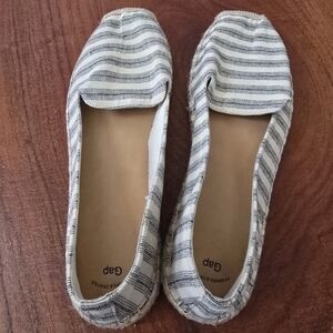 GAP Striped Canvas Ballet Flats in White and Black Sz.9